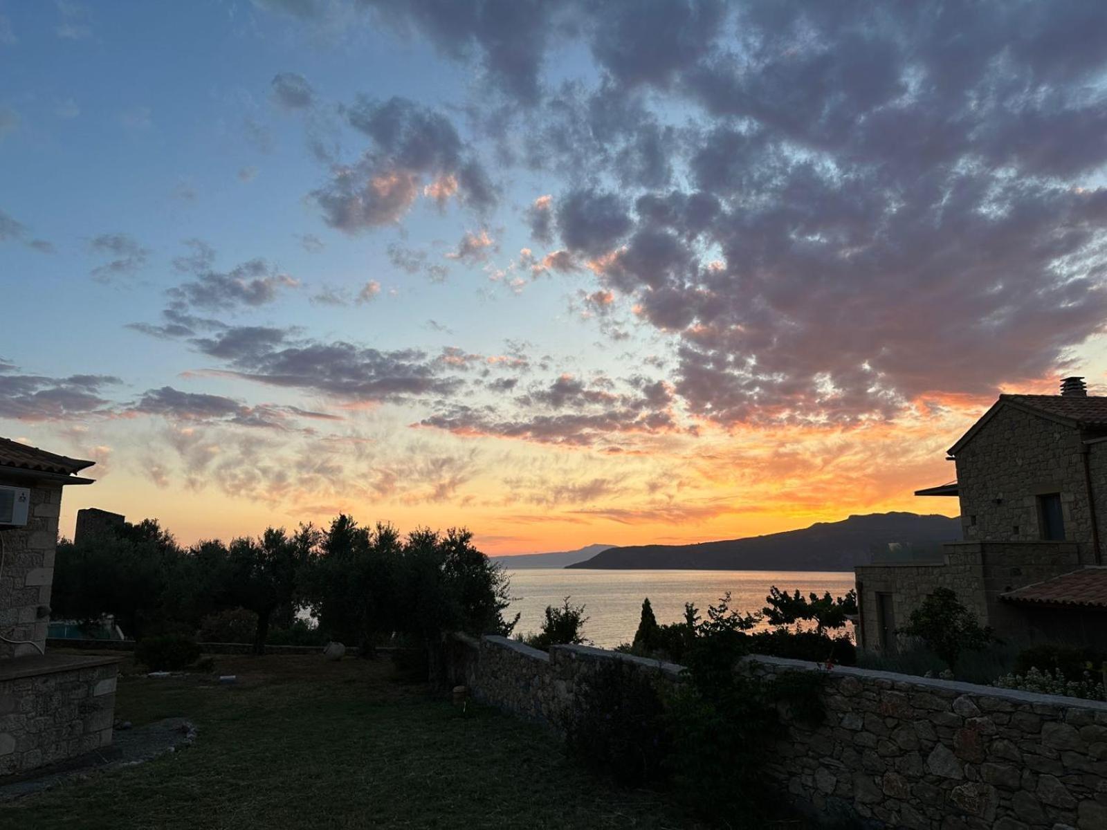 Amoni Holiday Homes Kardamyli Exterior foto