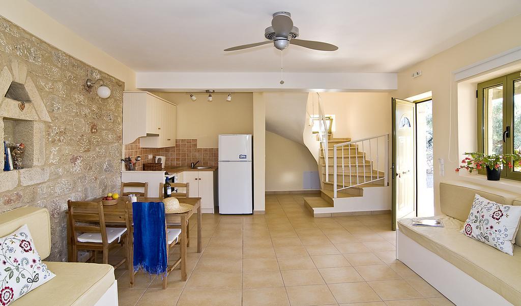 Amoni Holiday Homes Kardamyli Exterior foto